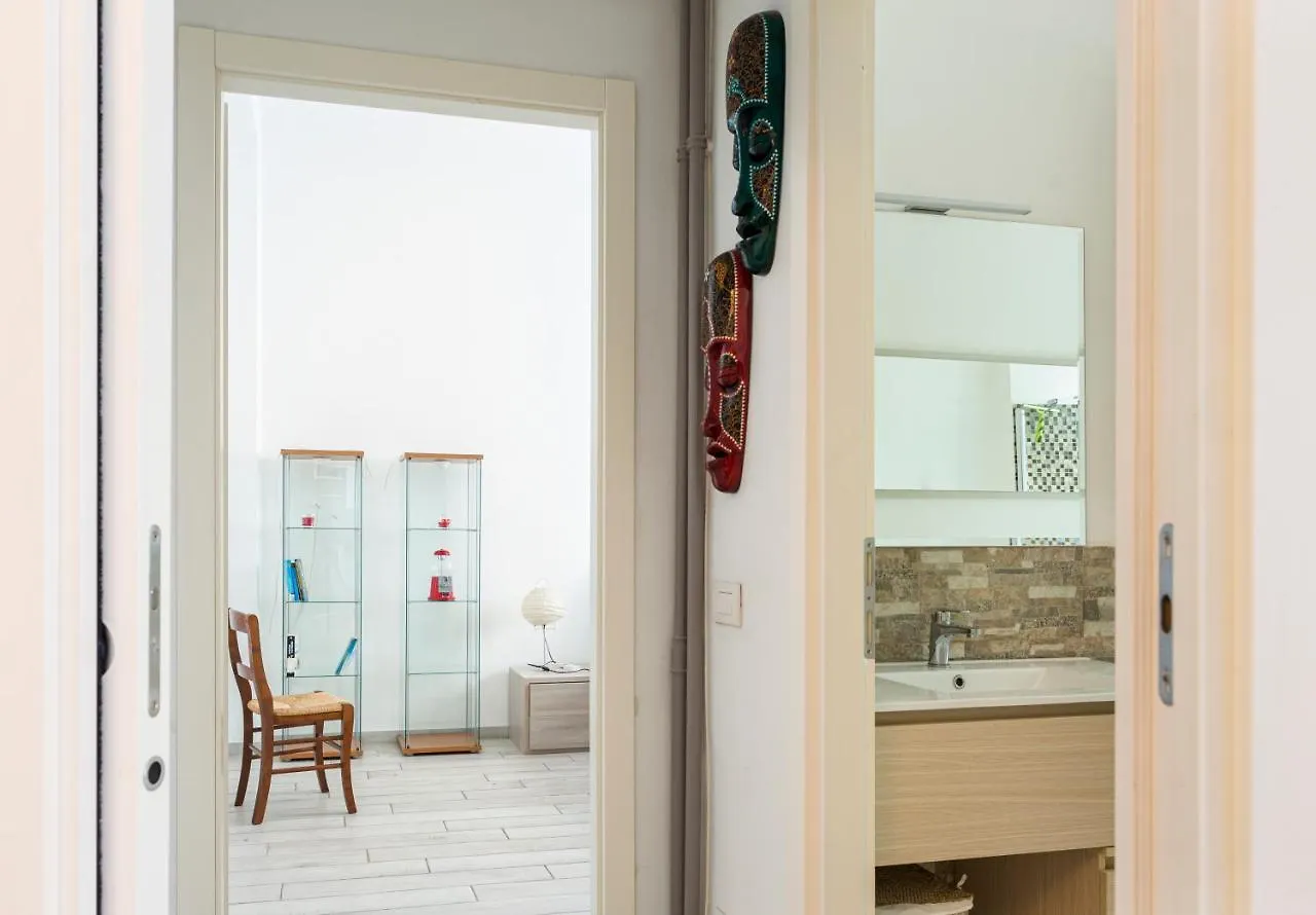 Spacious Retreat Steps From Lambrate Metro- Via Pacini Milano