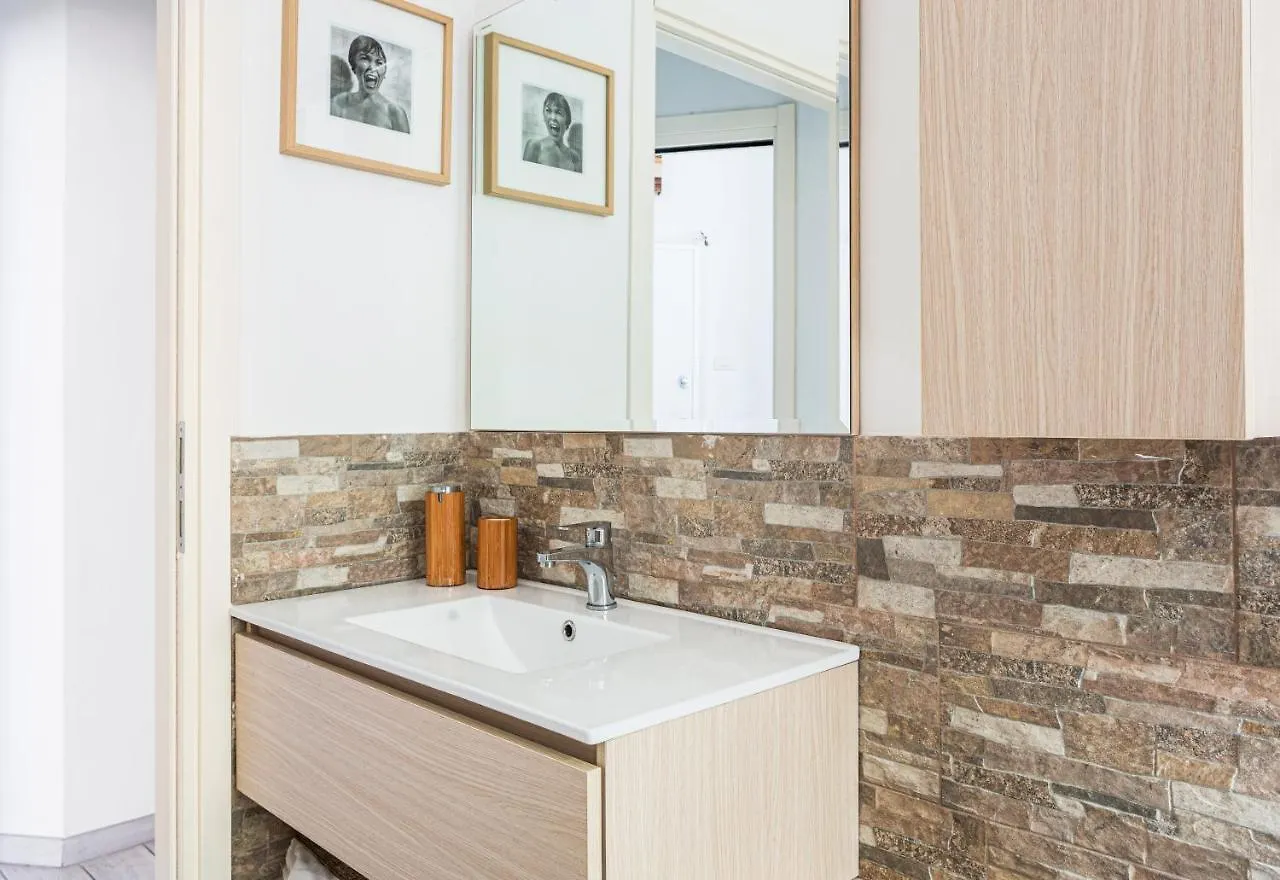 Spacious Retreat Steps From Lambrate Metro- Via Pacini ميلان شقة