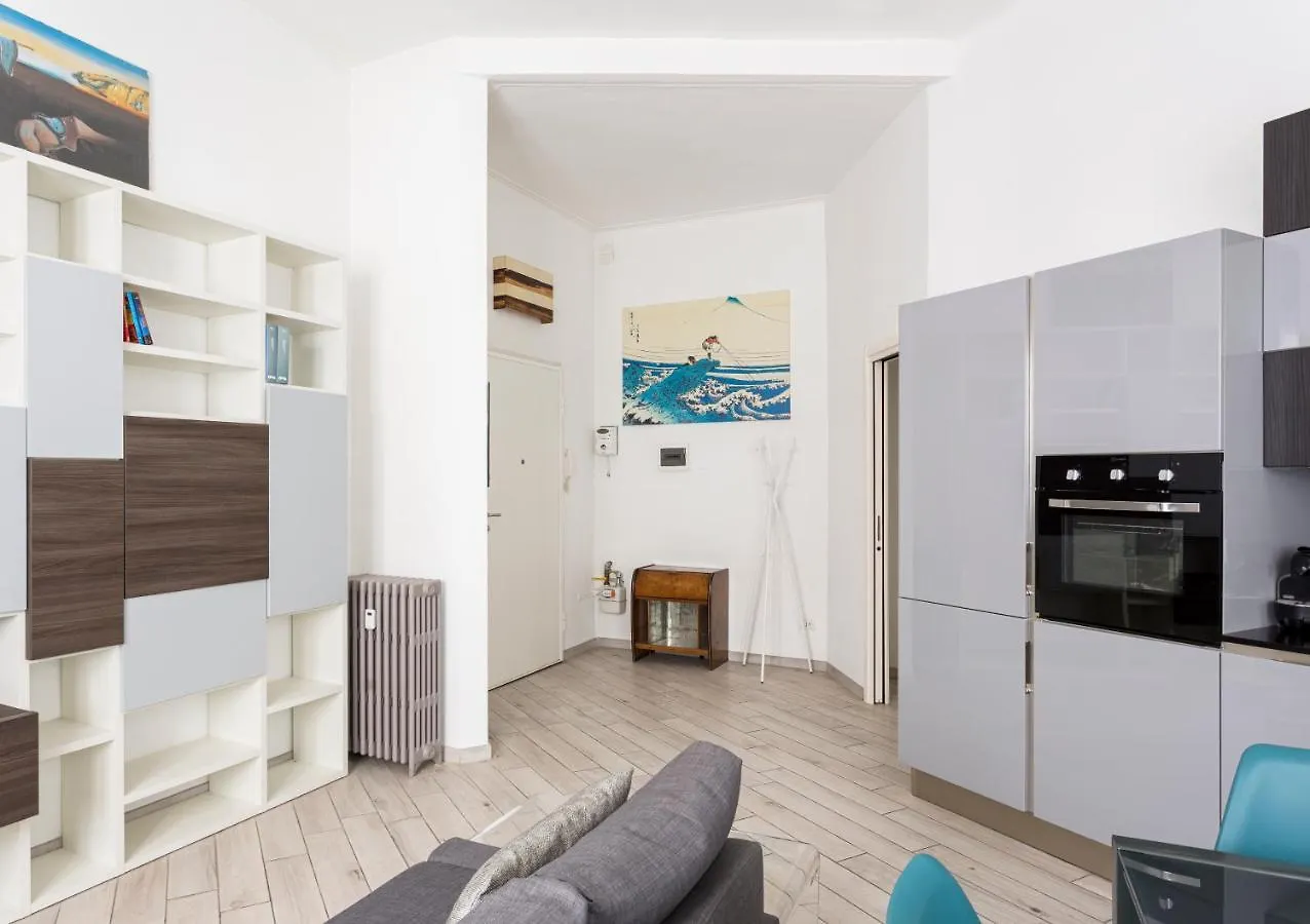 شقة Spacious Retreat Steps From Lambrate Metro- Via Pacini ميلان إيطاليا
